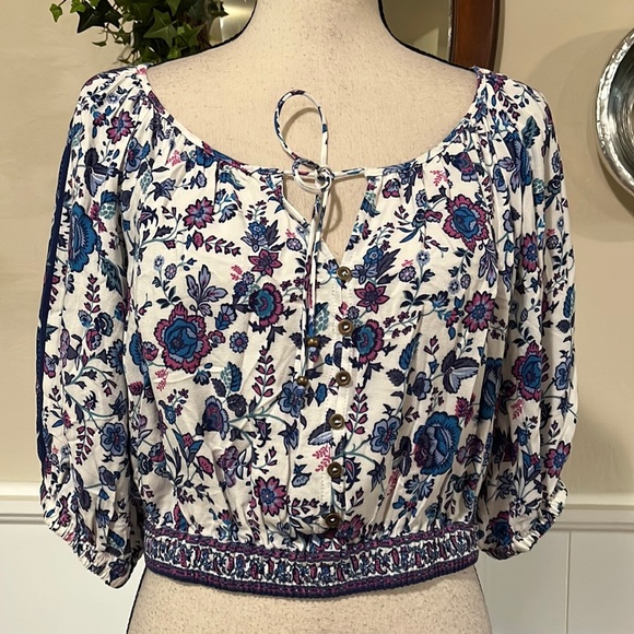 Joie Tops - NWT Joie Peasant Crop Top